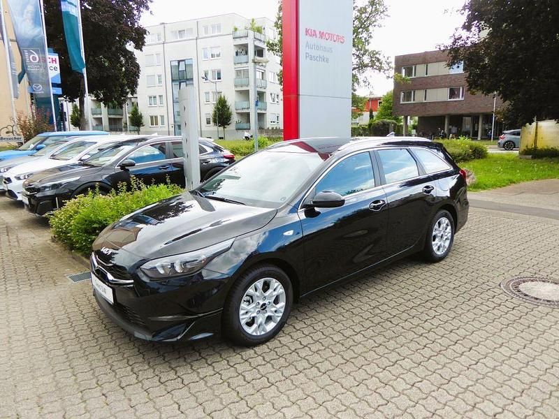 Neu Kia Ceed Sportswagon Vision 140 PS (102 kW) 2025 Schwarz Kombi