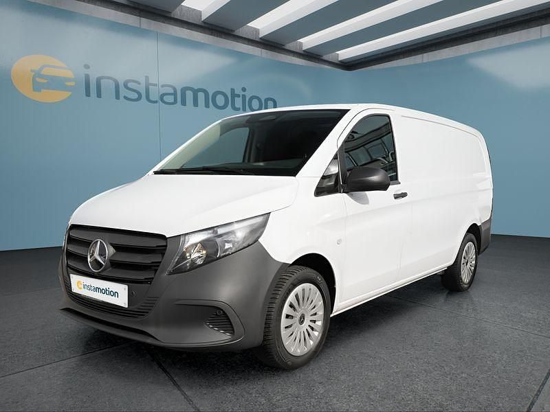 Weiß Gebraucht 2024 Mercedes Vito Van / Kleinbus | 38.799 € (Teuer) - Bild 1/4