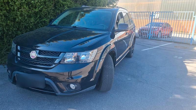 Schwarz Gebraucht 2014 Fiat Freemont SUV | 6.900 € (Fairer Preis) - Bild 1/4