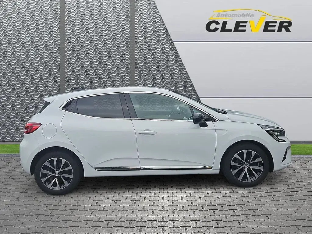 Gebraucht Renault Clio Techno 91 PS (66 kW) 2022 Weiß Kleinwagen
