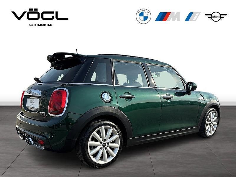Gebraucht Mini Cooper SD Chili 170 PS (125 kW) 2019 British racing green Kleinwagen
