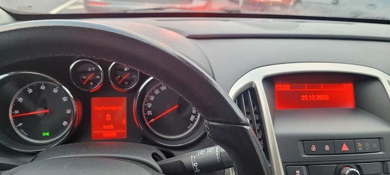 Grau Gebraucht 2010 Opel Astra Design Edition Limousine | 4.150 € (Fairer Preis) - Bild 1/4