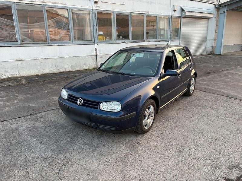 Gebraucht VW Golf IV 105 PS (77 kW) 2002 Blau Kleinwagen