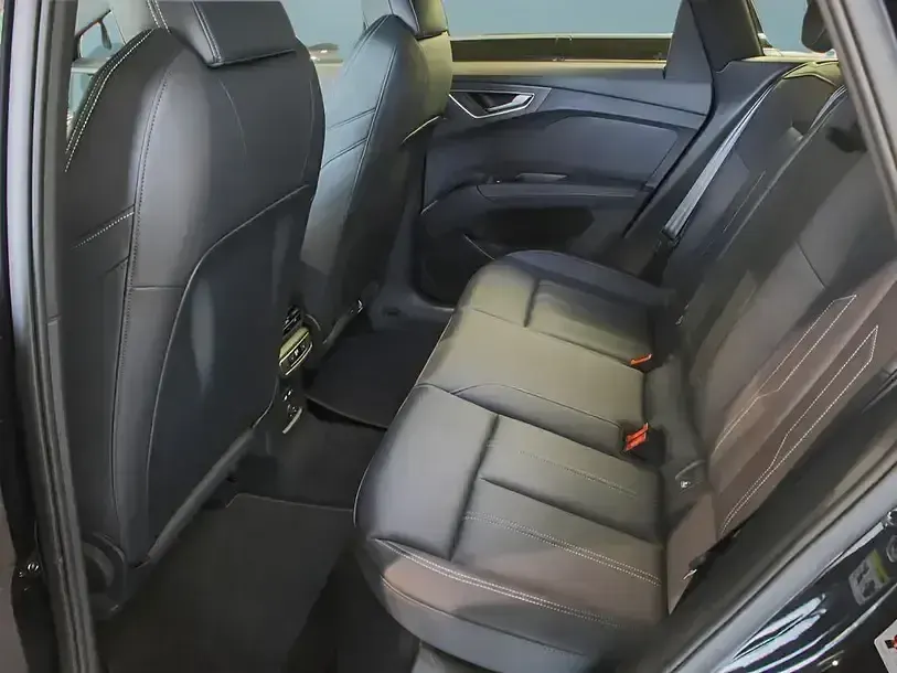 Gebraucht Audi Q4 e-tron S-Line 150 kW (204 PS) 2023 Schwarz SUV