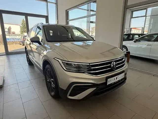 Gebraucht VW Tiguan Allspace Move 200 PS (147 kW) 2024 Silber SUV