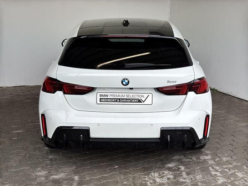 Gebraucht BMW 123 M Sport 204 PS (150 kW) 2025 Alpinweiss Kleinwagen