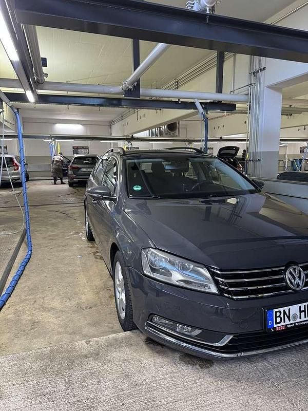 Gebraucht VW Passat Comfortline 140 PS (102 kW) 2012 Grau Kombi