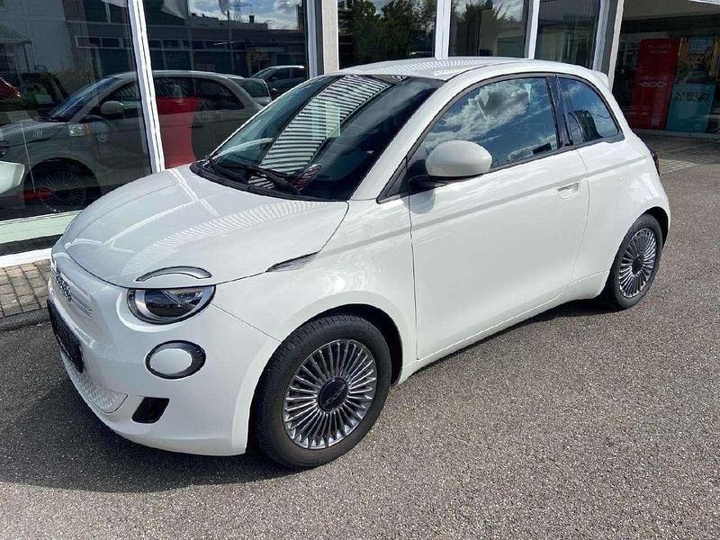Gebraucht Fiat 500e Basis 86 kW (118 PS) 2023 Colore esterno (arktis weiß) Limousine