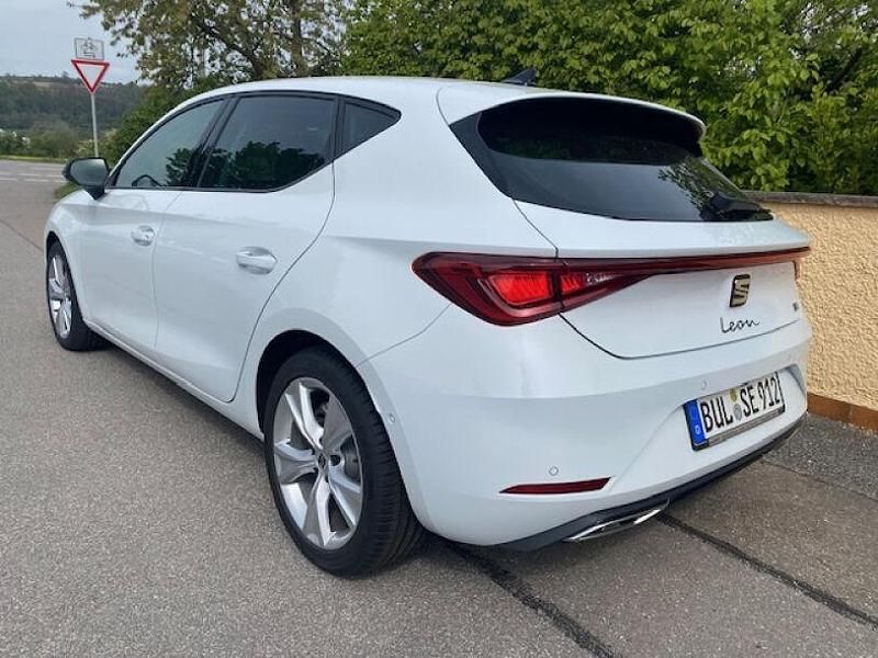 Gebraucht Seat Leon 110 PS (80 kW) 2024 Weiss