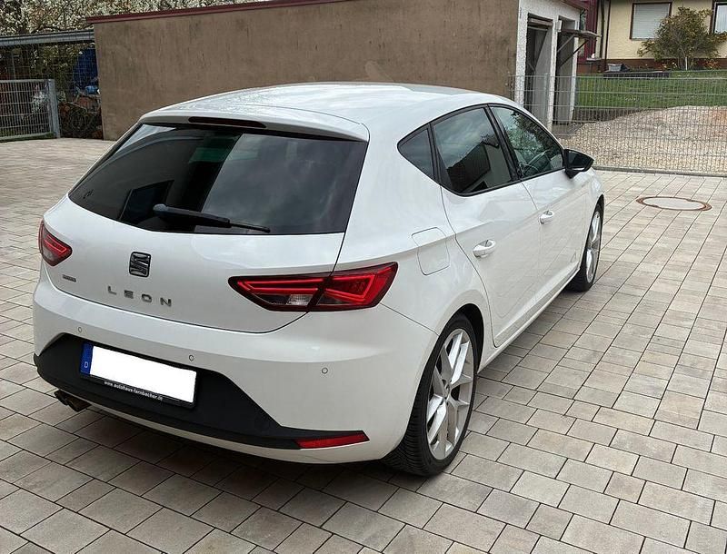 Gebraucht Seat Leon FR 179 PS (131 kW) 2015 Weiß Limousine