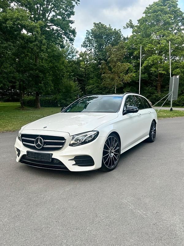 Weiß Gebraucht 2019 Mercedes E400 Kombi | 39.500 € (Fairer Preis) - Bild 1/4