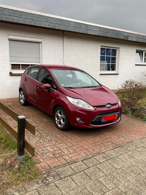 Gebraucht Ford Fiesta 80 PS (58 kW) 2008 Violet Kleinwagen