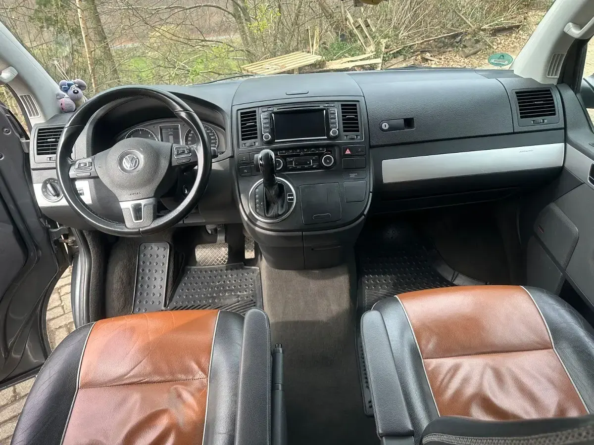Gebraucht VW Multivan PanAmericana 179 PS (131 kW) 2011 Grau Van / Kleinbus