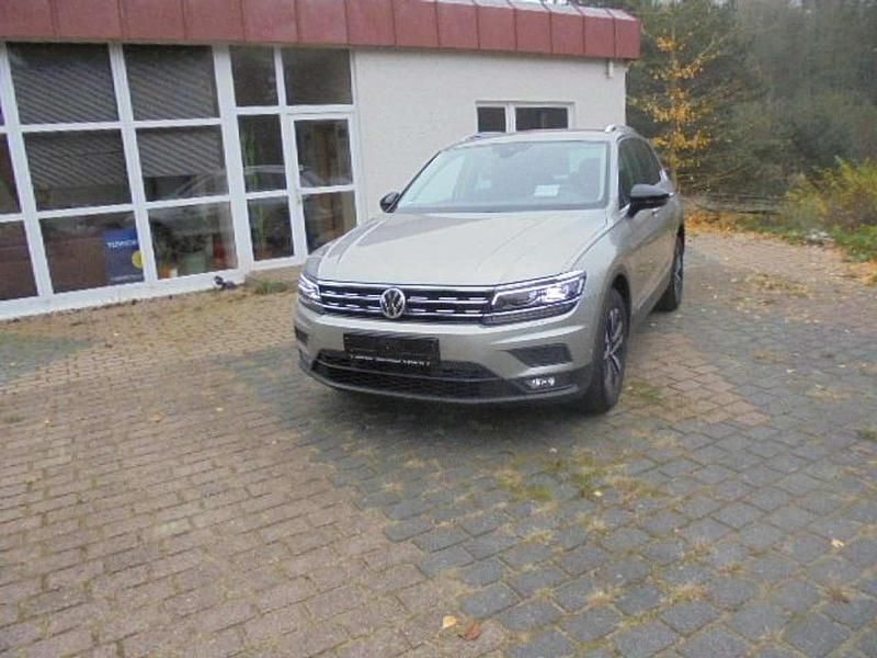 Tungsten silver metallic Gebraucht 2019 VW Tiguan IQ Drive SUV | 20.300 € (Fairer Preis) - Bild 1/4