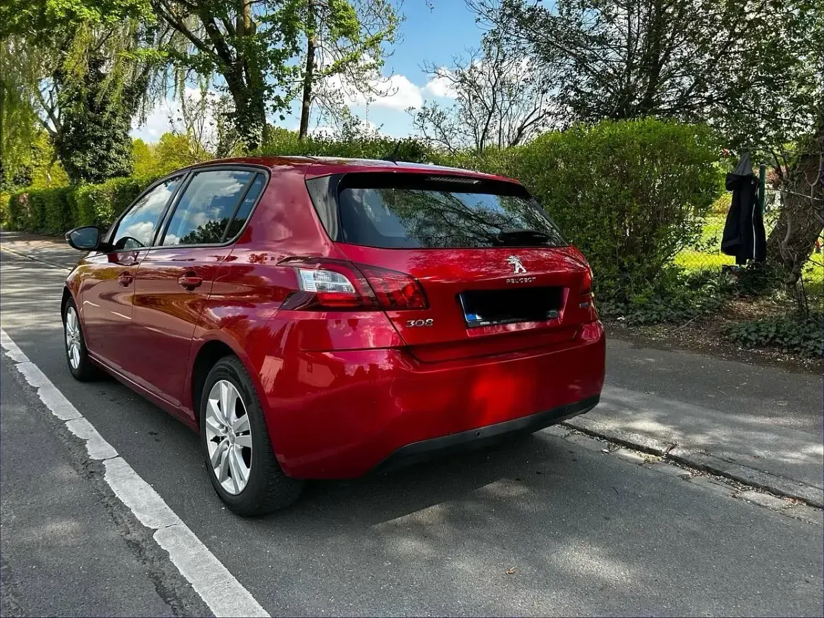 Gebraucht Peugeot 308 131 PS (96 kW) 2016 Rot Kleinwagen