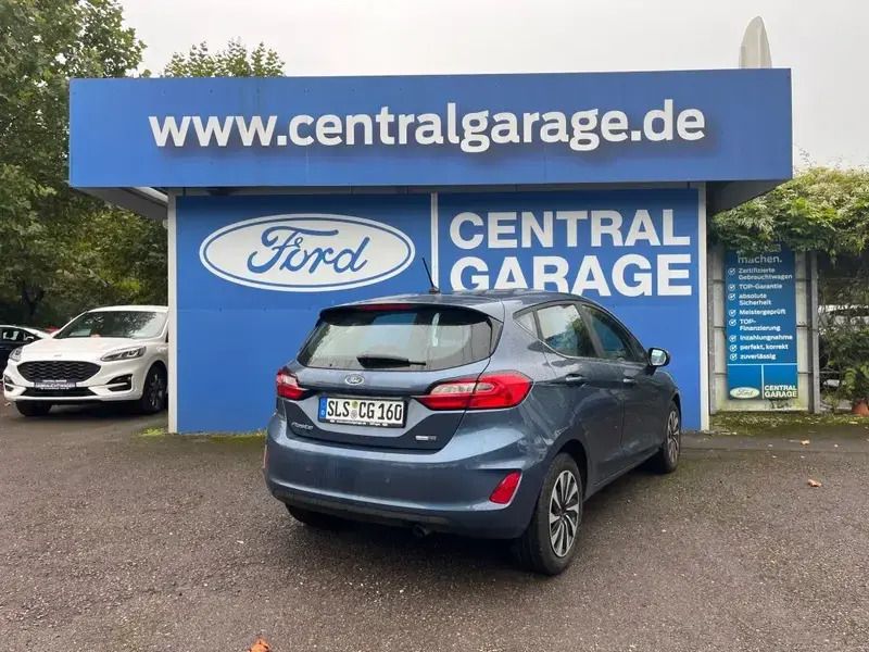 Gebraucht Ford Fiesta Titanium 125 PS (91 kW) 2024 Chroma blau metallic Kleinwagen