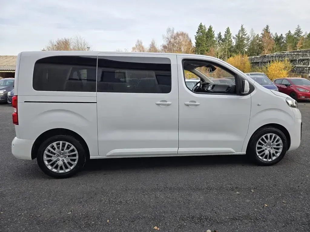 Gebraucht Opel Zafira Life Selection 120 PS (88 kW) 2021 Weiß Van / Kleinbus