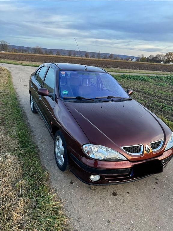 Gebraucht 1999 Renault Mégane Limousine | 1.900 € (Fairer Preis) - Bild 1/4