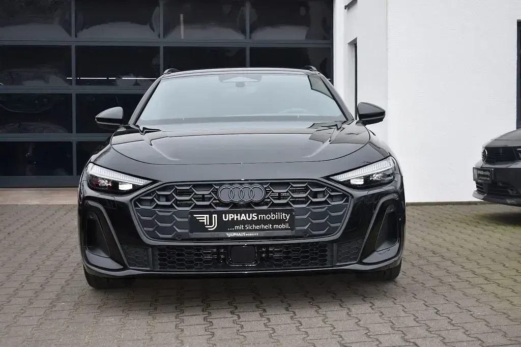 Gebraucht Audi A5 S-Line 204 PS (150 kW) 2025 Schwarz (mythosschwarz metallic) Kombi