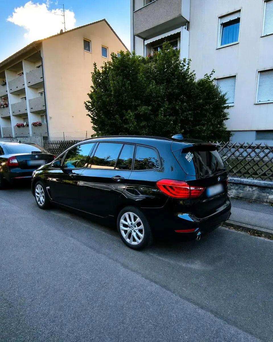 Gebraucht BMW 220 Gran Tourer 190 PS (139 kW) 2019 Schwarz Van / Kleinbus
