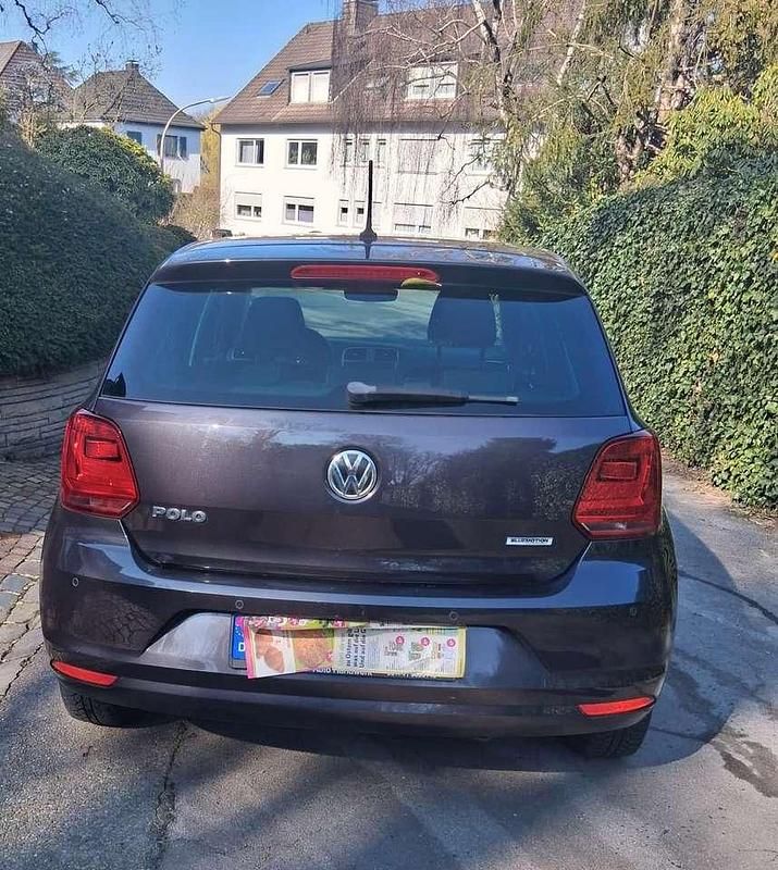 Gebraucht VW Polo LOUNGE 75 PS (55 kW) 2015 Grau Kleinwagen