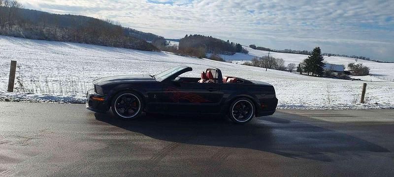 Schwarz Gebraucht 2006 Ford Mustang Cabrio | 22.999 € - Bild 1/4
