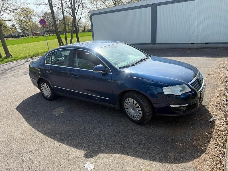 Gebraucht VW Passat 115 PS (84 kW) 2007 Limousine