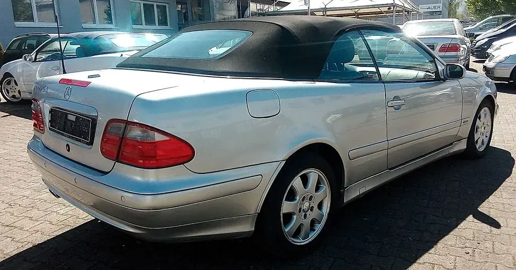 Gebraucht Mercedes CLK320 218 PS (160 kW) 2002 Silber Cabrio