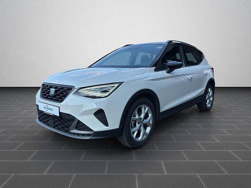 Weiß Gebraucht 2023 Seat Arona FR SUV | 19.990 € (Guter Preis) - Bild 1/4