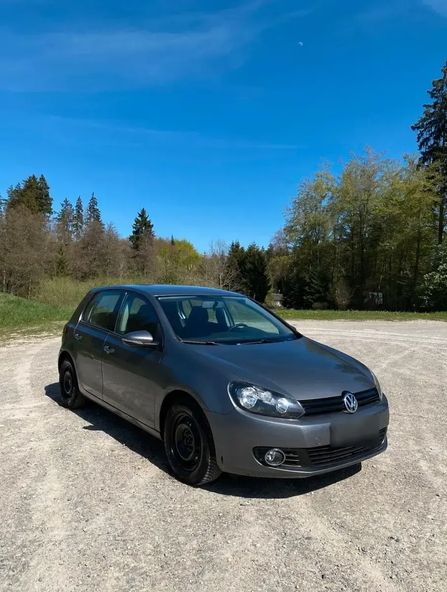 Gebraucht VW Golf VI 102 PS (75 kW) 2009 Silber Kleinwagen