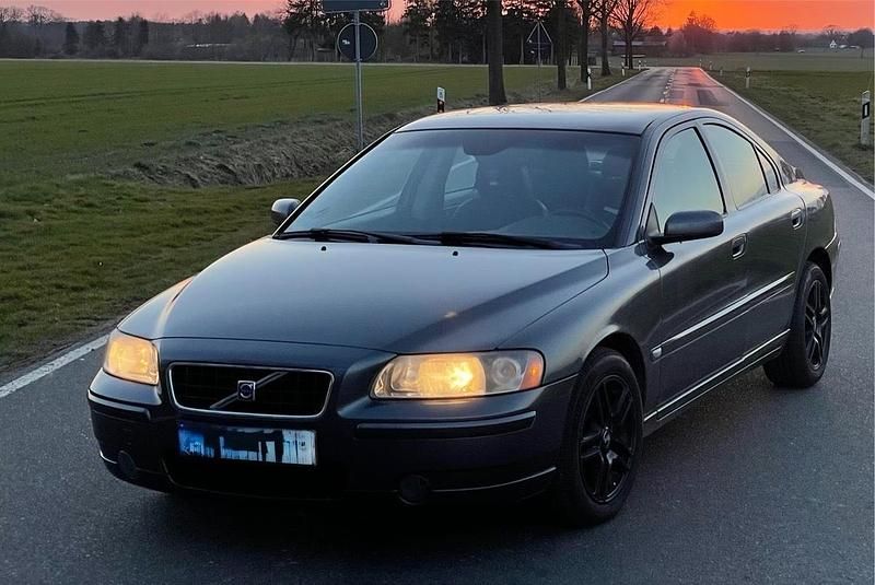 Gebraucht Volvo S60 140 PS (102 kW) 2005 Grau Limousine