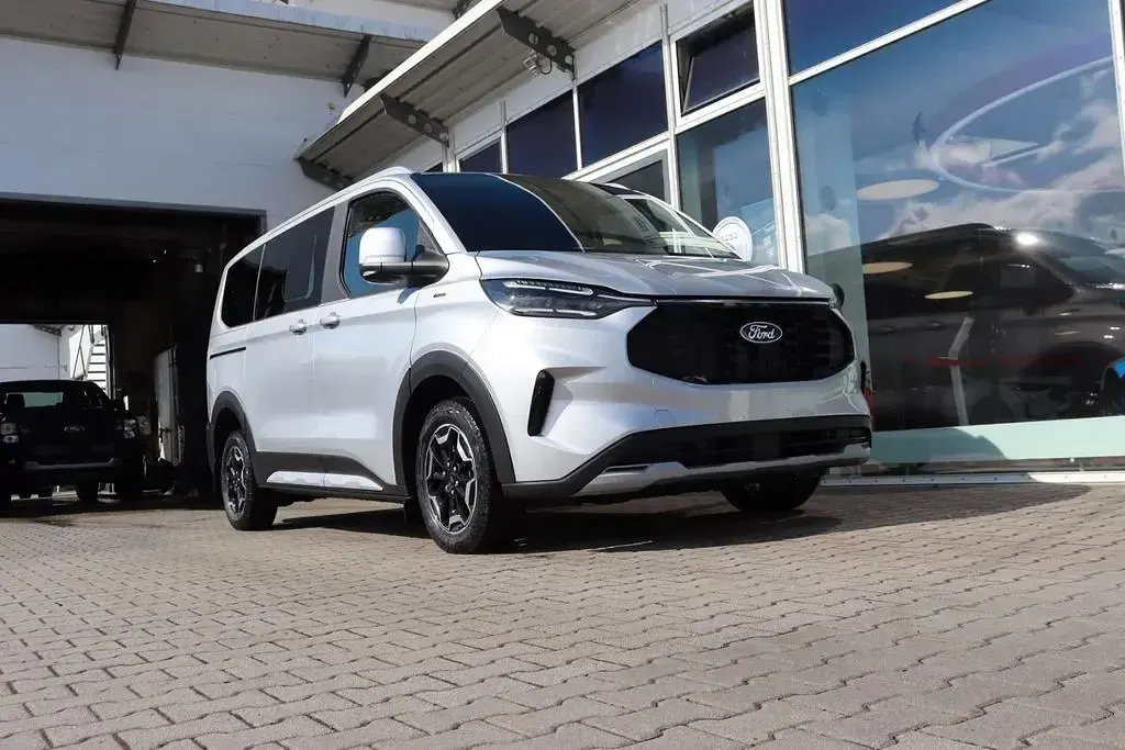 Ny Ford Tourneo Active 170 HK (125 kW) 2026 Sølv MPV