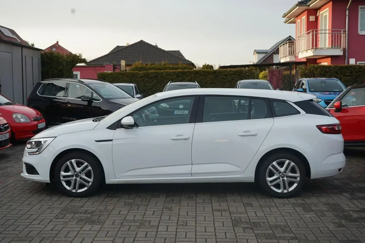 Gebraucht Renault Mégane GrandTour Play 101 PS (74 kW) 2018 Weiß Kombi