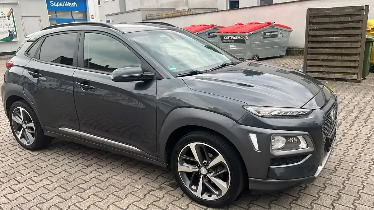 Gebraucht Hyundai Kona Premium 120 PS (88 kW) 2018 Dark knight / mic SUV