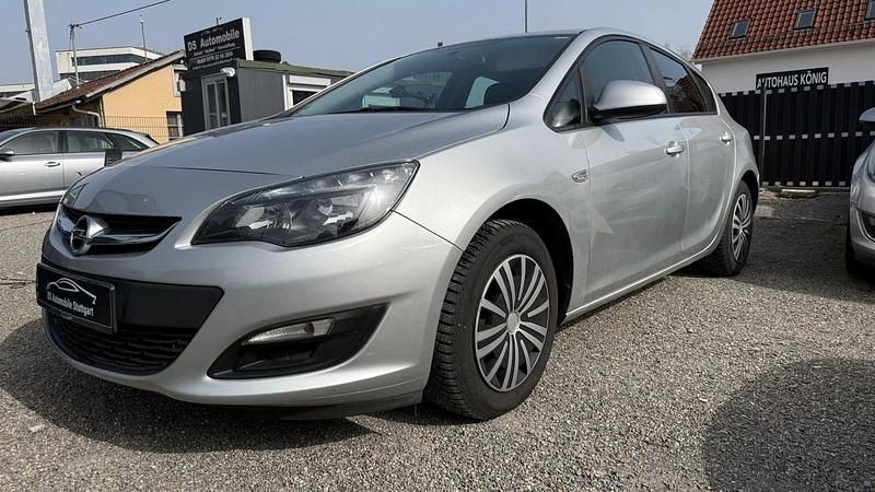 Gebraucht Opel Astra 110 PS (80 kW) 2013 Grau Limousine