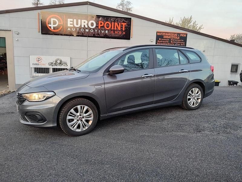 Gebraucht Fiat Tipo Easy 120 PS (88 kW) 2017 Grau Kombi