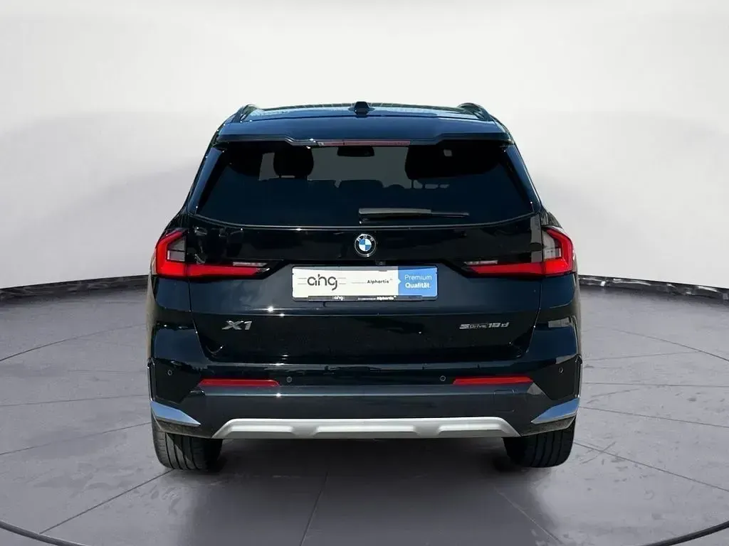 Gebraucht BMW X1 Sport Line 150 PS (110 kW) 2022 Schwarz SUV