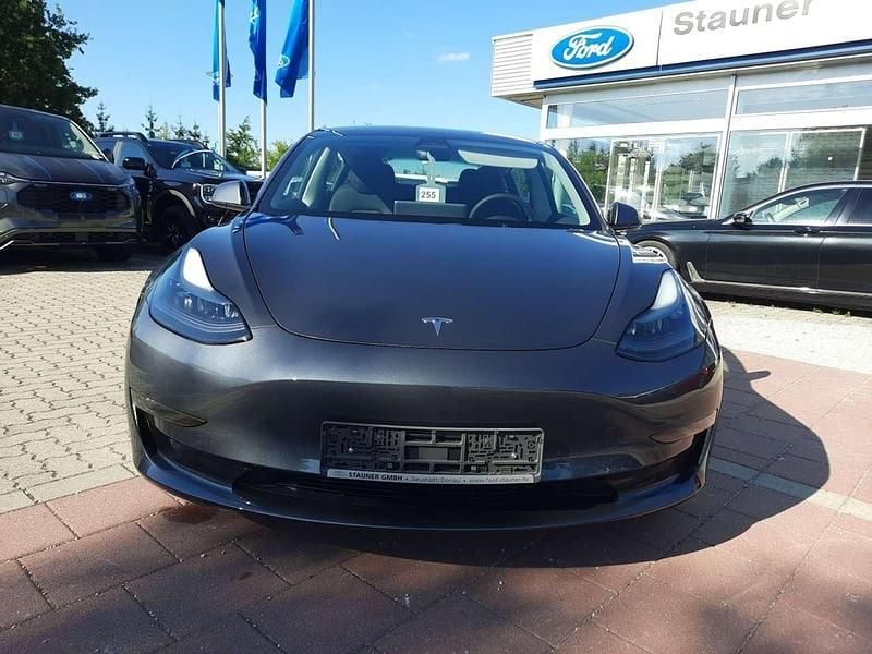 Uusi Tesla Model 3 366 kW (498 HP) 2025 Hopea Sedan