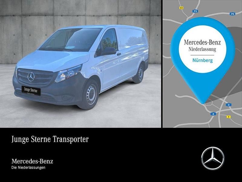 Weiß Gebraucht 2022 Mercedes Vito Van / Kleinbus | 24.978 € (Fairer Preis) - Bild 1/4
