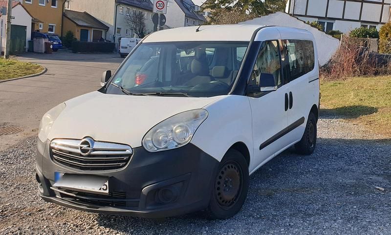 Gebraucht Opel Combo 120 PS (88 kW) 2013 Weiß Van / Kleinbus