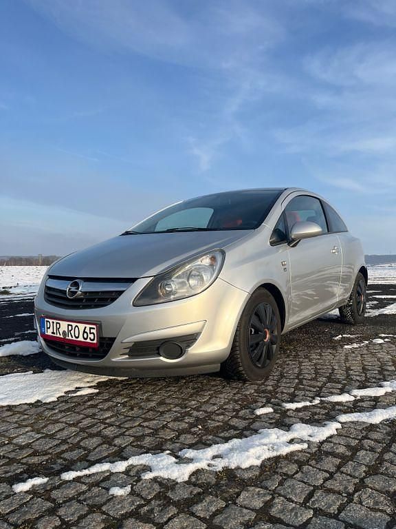 Gebraucht Opel Corsa Edition 87 PS (63 kW) 2010 Silber Kleinwagen
