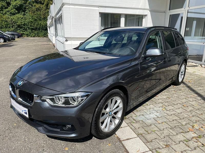 Mineralgrau metallic Gebraucht 2017 BMW 318 Advantage Kombi | 15.450 € (Fairer Preis) - Bild 1/4
