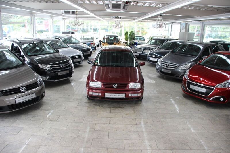 Rot Gebraucht 1995 VW Vento Limousine | 2.850 € - Bild 1/4
