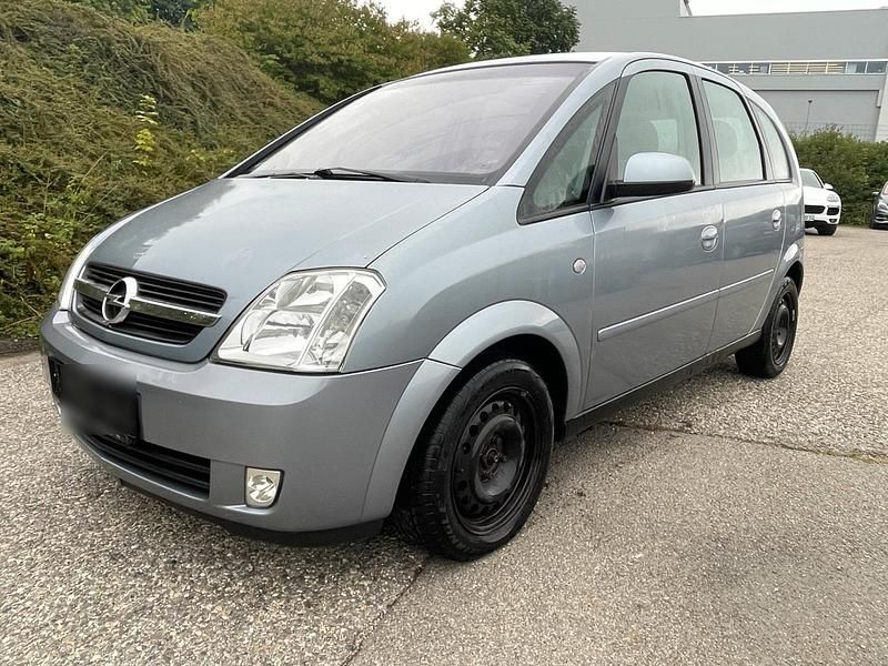 Silber Gebraucht 2005 Opel Meriva Van / Kleinbus | 2.100 € (Teuer) - Bild 1/4