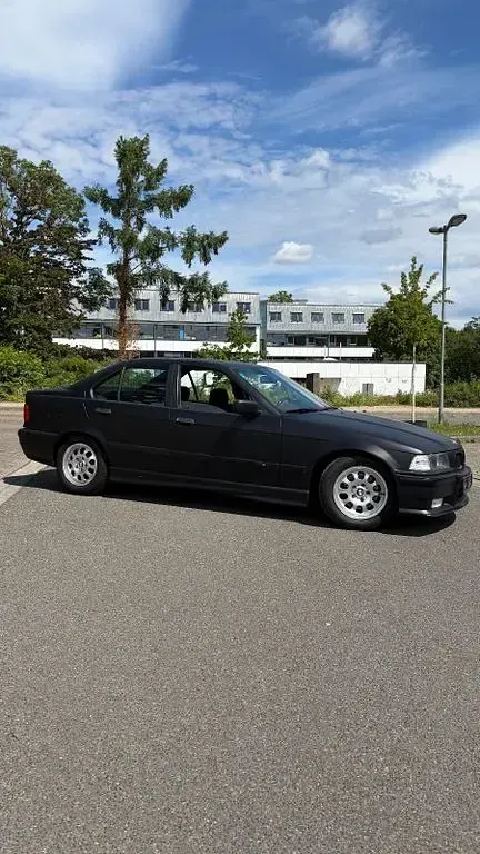 Gebraucht BMW 325 Performance 192 PS (141 kW) 1990 Schwarz Limousine