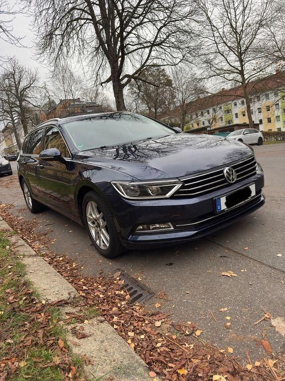 Blau Gebraucht 2015 VW Passat Trendline Kombi | 11.000 € (Guter Preis) - Bild 1/4