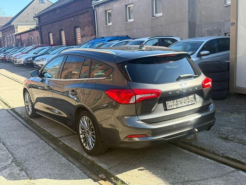 Gebraucht Ford Focus Titanium 150 PS (110 kW) 2018 Grau Kombi