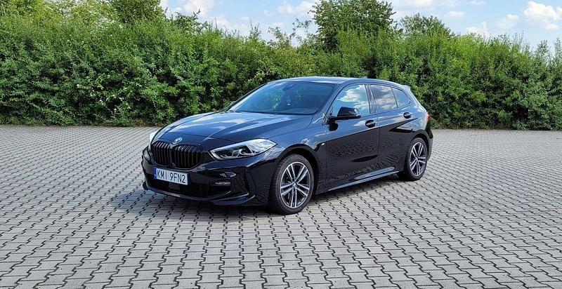 Schwarz Gebraucht 2021 BMW 118 M Sport Kleinwagen | 18.700 € (Guter Preis) - Bild 1/4