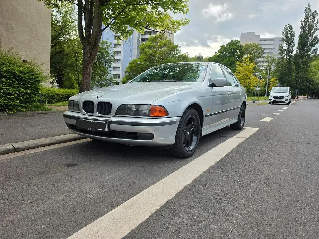 Gebraucht BMW 520 150 PS (110 kW) 1998 Silber Limousine