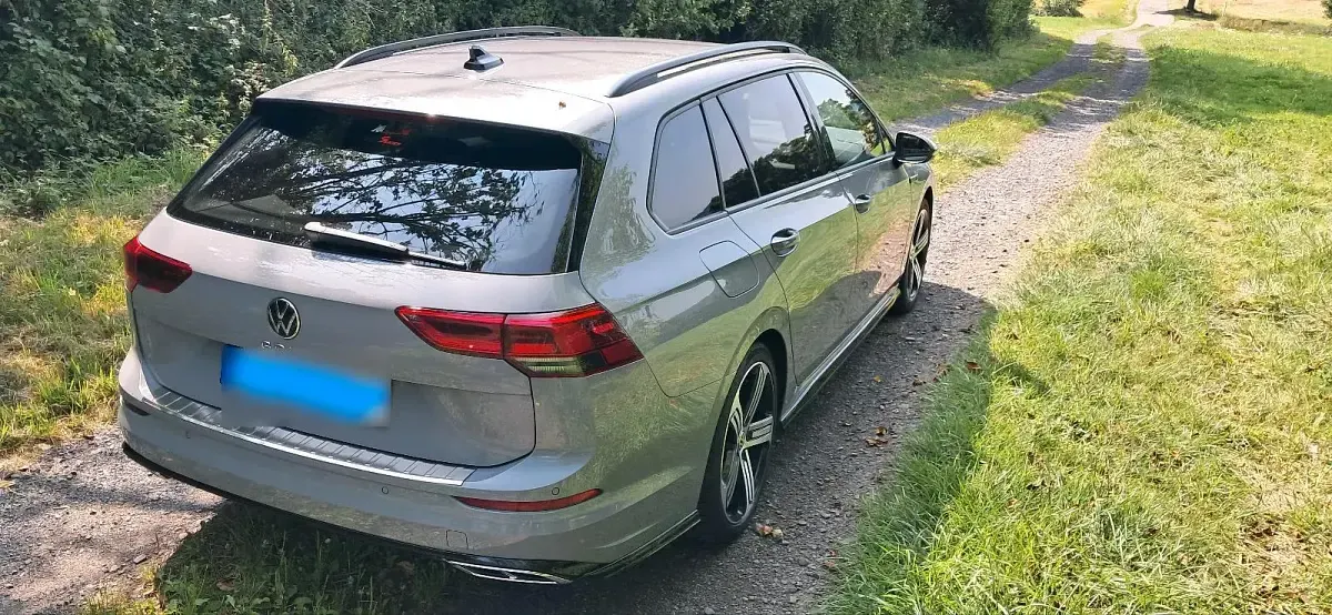 Gebraucht VW Golf VIII R-line 150 PS (110 kW) 2022 Grau Kombi